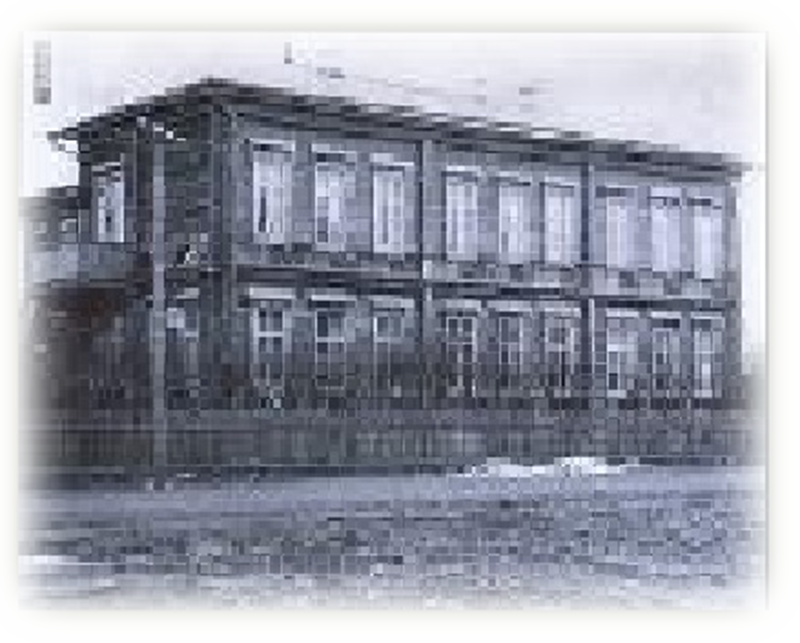 Деревянное здание школы до 1940 годов.